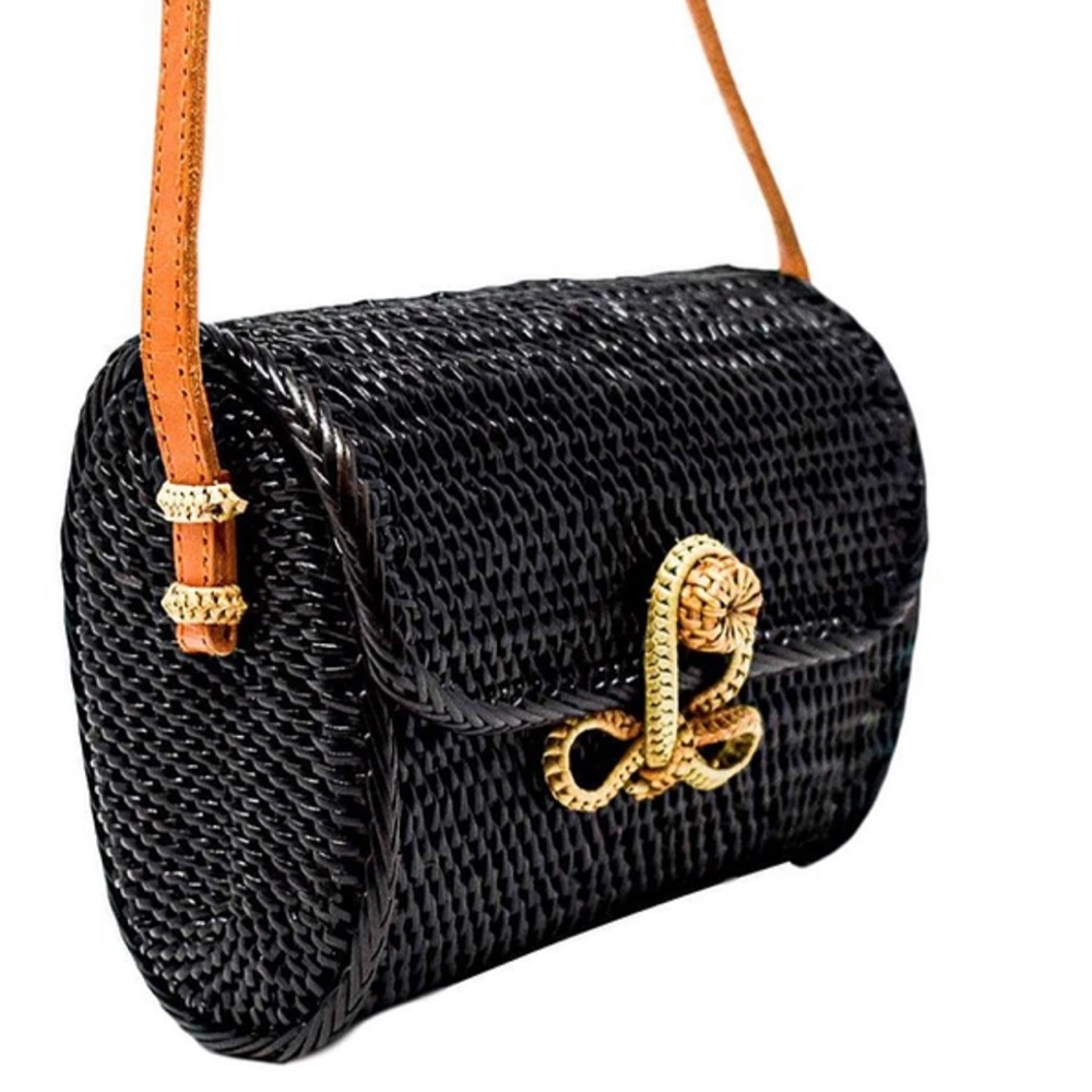 POPPY + SAGE Gorgeous Black Sophia woven messenger bag new with tags boutique